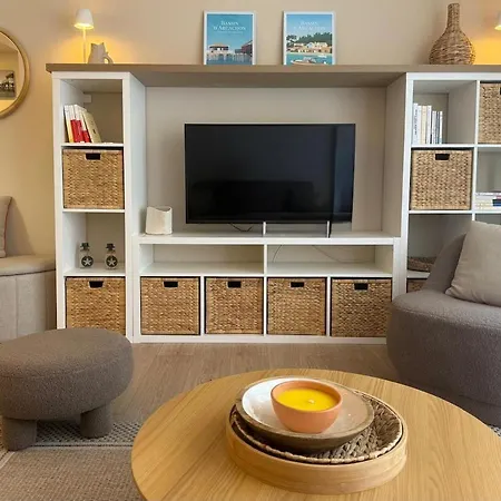 T2, 50 M Beach, Balcony With Sea View Apartment