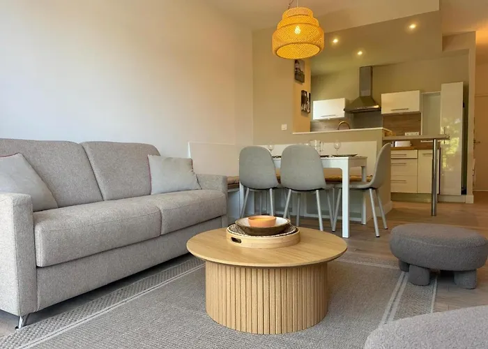 T2, 50 M Beach, Balcony With Sea View 公寓